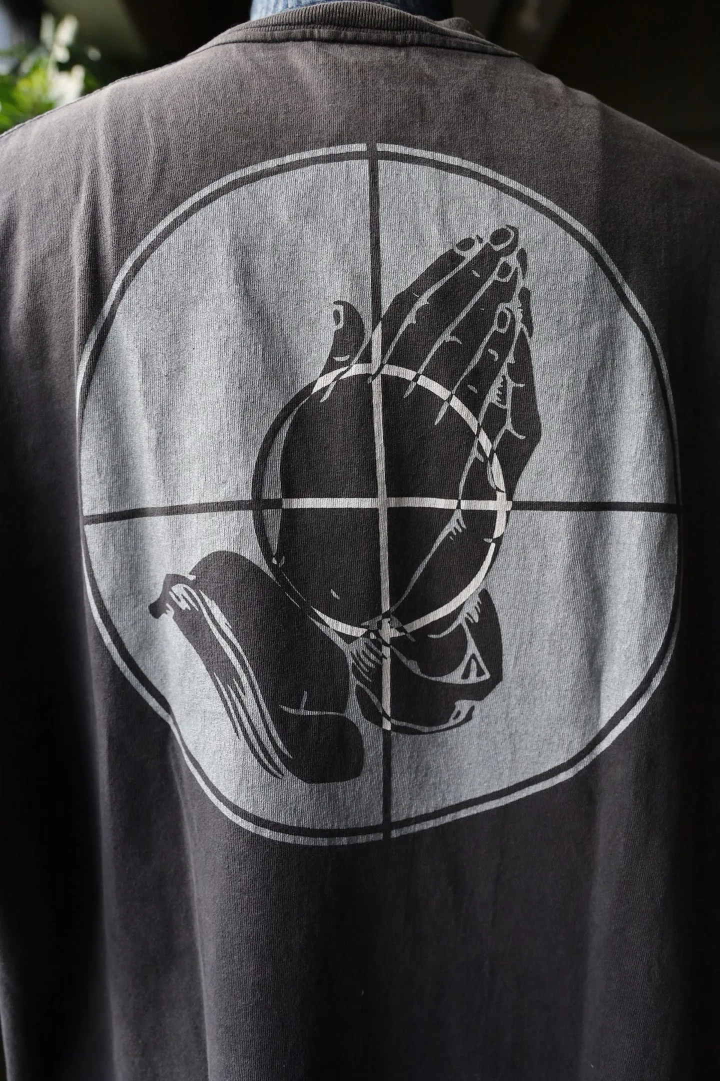 SAINT Mxxxxxx × FEAR OF GOD FG_SS TEE/SNT OF GOD/BLK 25SS Heavy FOG collaboration SAINT OF GOD prayer short sleeves Washed black S-XL This season's heavy collaboration FOG manager JERRY personally carries the goods SAINT OF GOD series collaboration has gained quite a buzz Customized original co-branded main label/wash label Top-notch printing technology Uses front and rear silver sand and cracked pulp Deep restoration